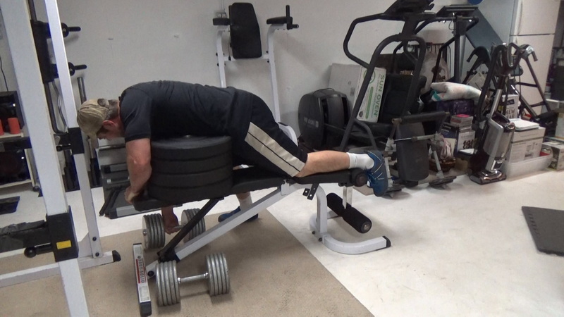 Chest-Supported One-Arm Dumbbell Rows Start
