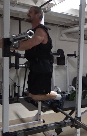 Vertical Sissy Squats For Stretch-Focused Quadricep Training